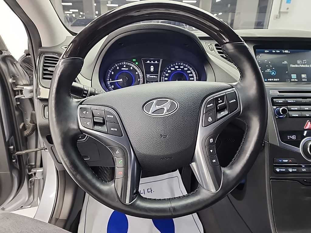 HYUNDAI Grandeur - Vista 9