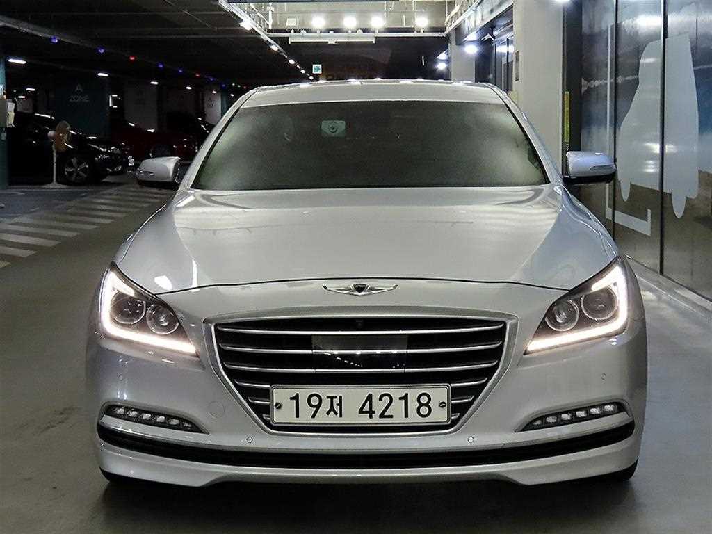 HYUNDAI Genesis - Vista 2