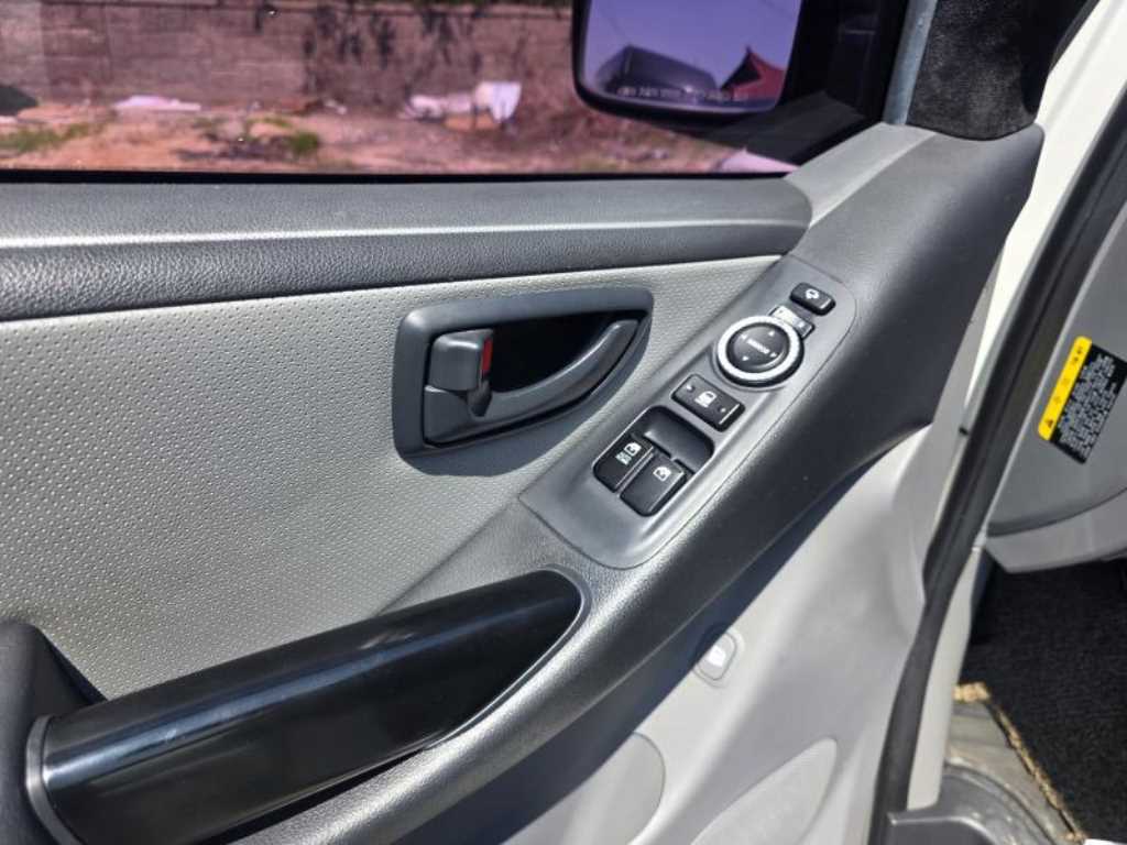 HYUNDAI Starex - Vista 8