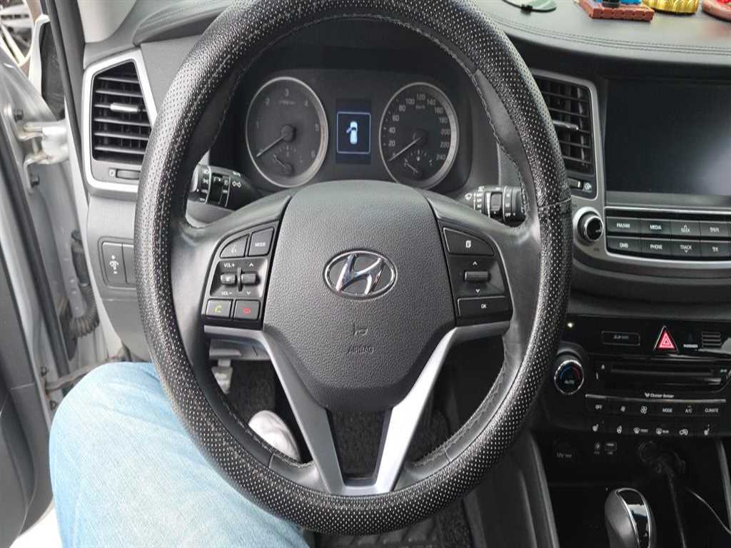 HYUNDAI Tucson - Vista 7