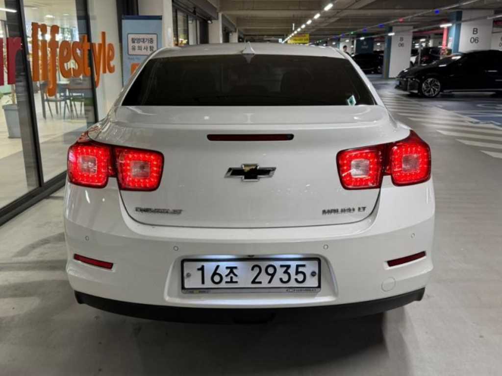 Chevrolet Malibu - Vista 5