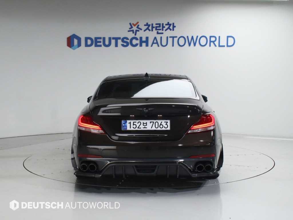 Genesis G70 - Vista 4