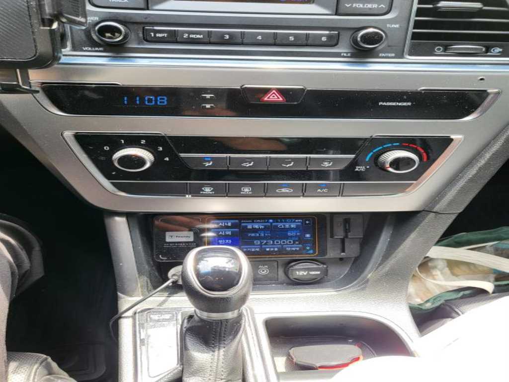 HYUNDAI Sonata - Vista 4