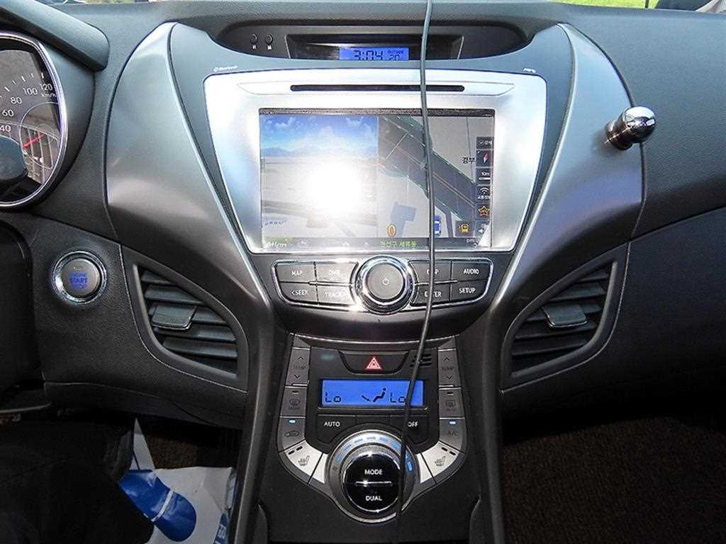 HYUNDAI Avante 2014 Blanco - Importación desde Corea - HF Imports Iquique - Foto 13