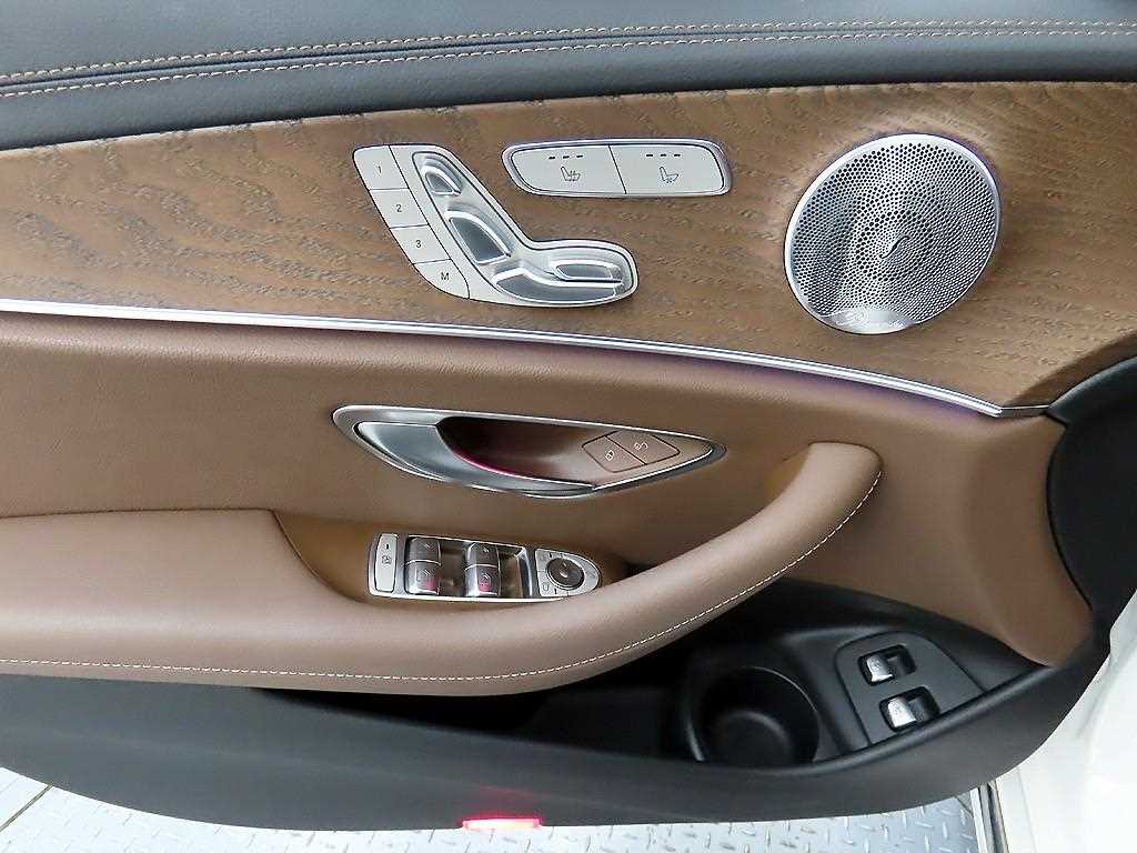 Mercedes Benz E class - Vista 11