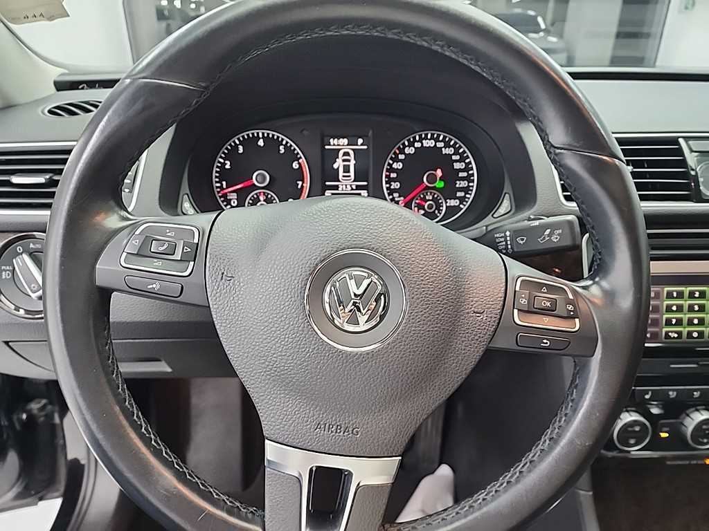 Volkswagen Passat - Vista 9
