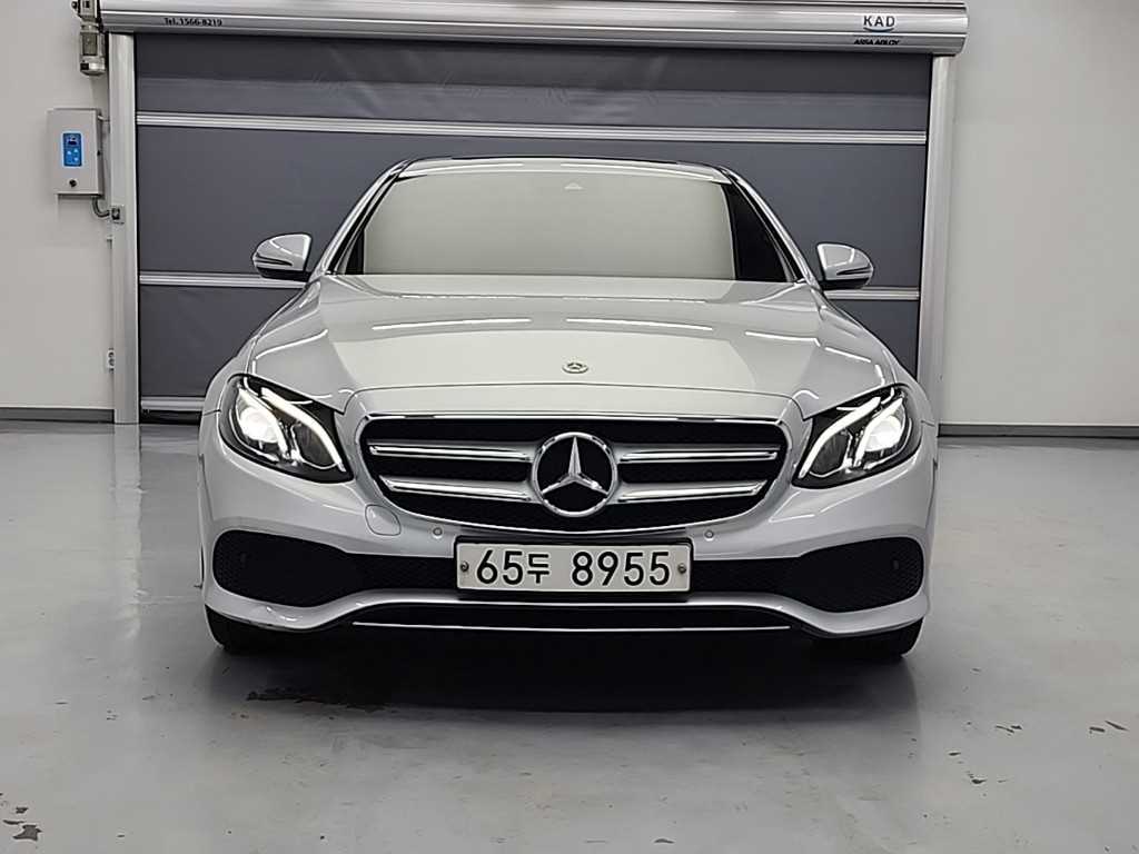 Mercedes Benz E class - Vista 2