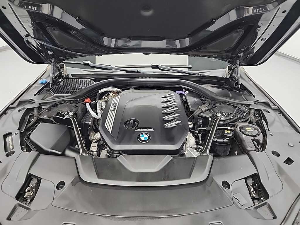 BMW 7 Series - Vista 5