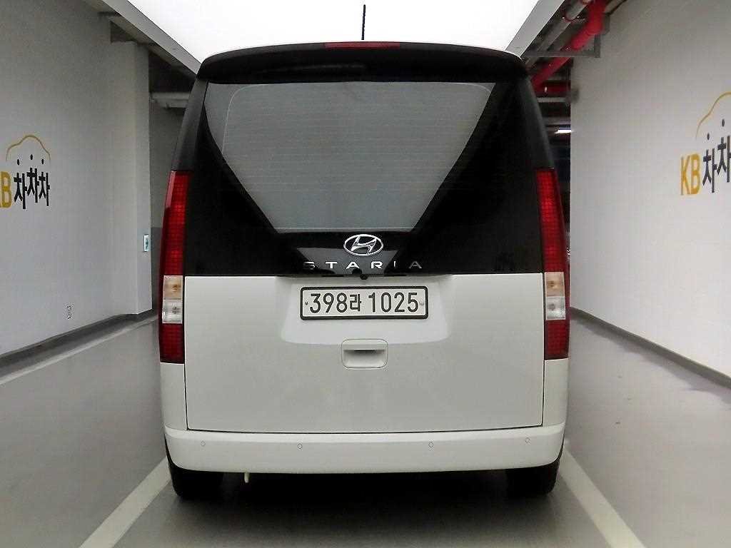 HYUNDAI Staria - Vista 3