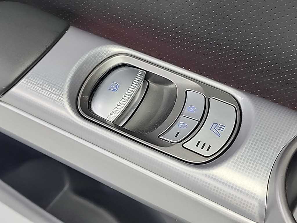 Genesis GV60 2022 Blanco - Importación desde Corea - HF Imports Iquique - Foto 15