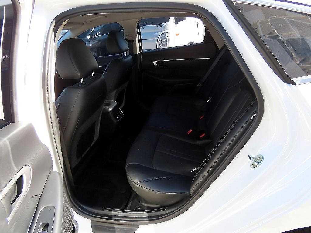 HYUNDAI Sonata - Vista 6