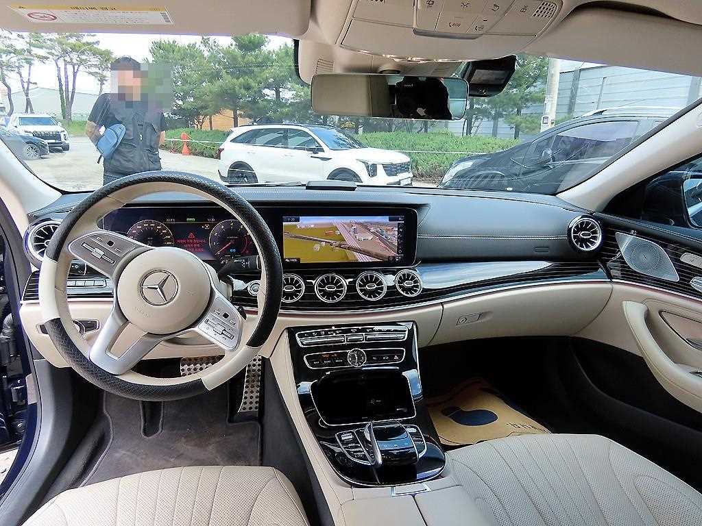 Mercedes Benz CLS Class - Vista 7