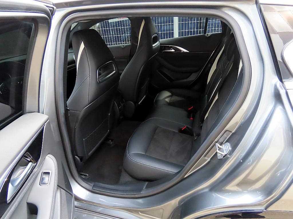 Infiniti Q - Vista 6