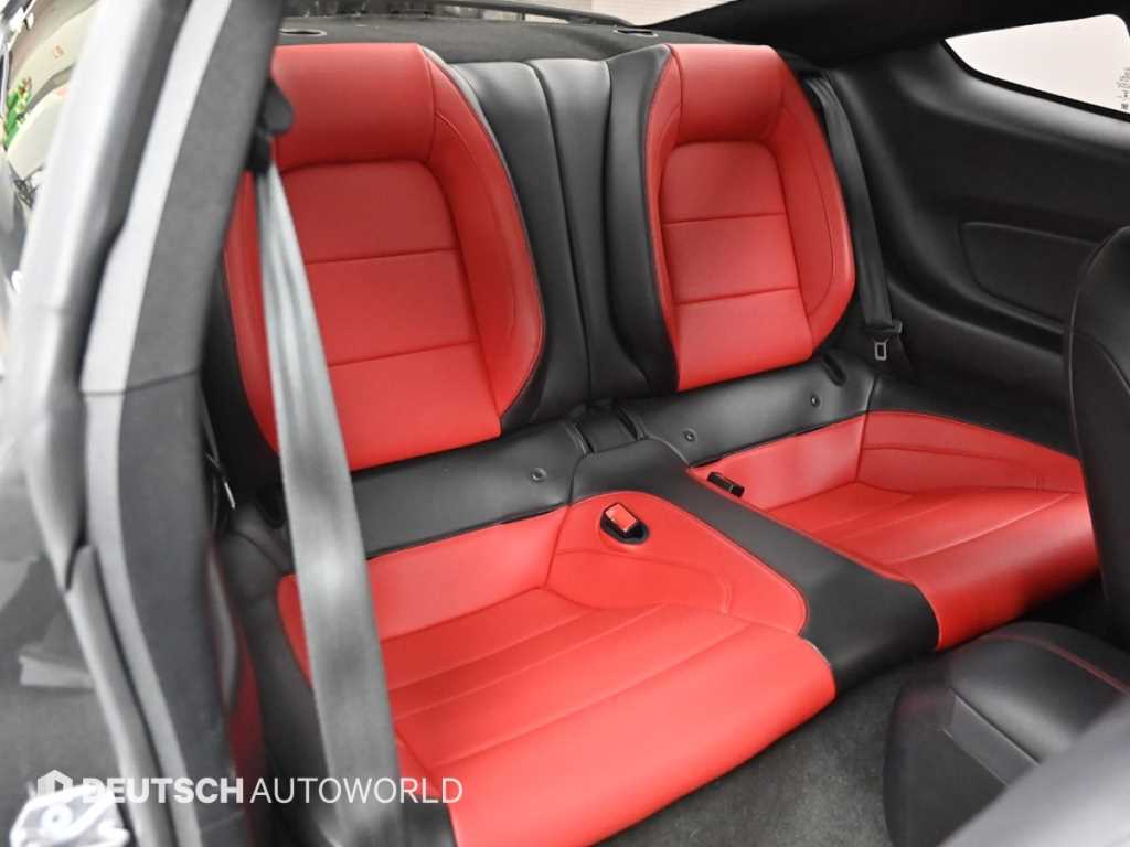 Ford Mustang - Vista 12