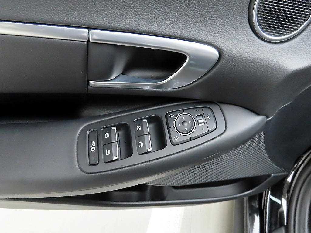 HYUNDAI Sonata - Vista 11