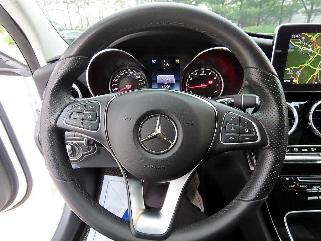 Mercedes Benz C Class - Vista 8