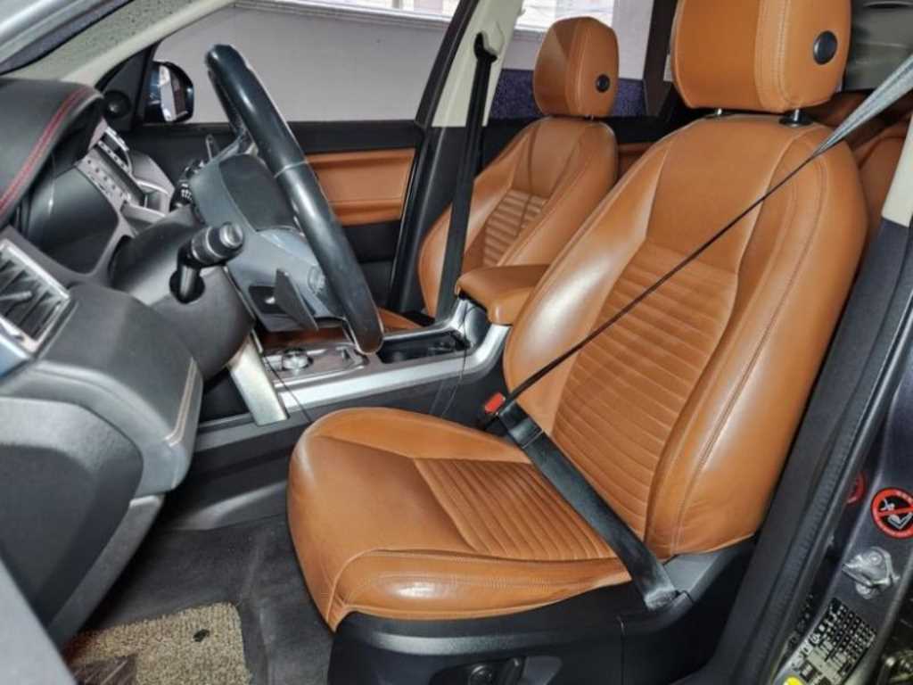 Land Rover Discovery Sports - Vista 4