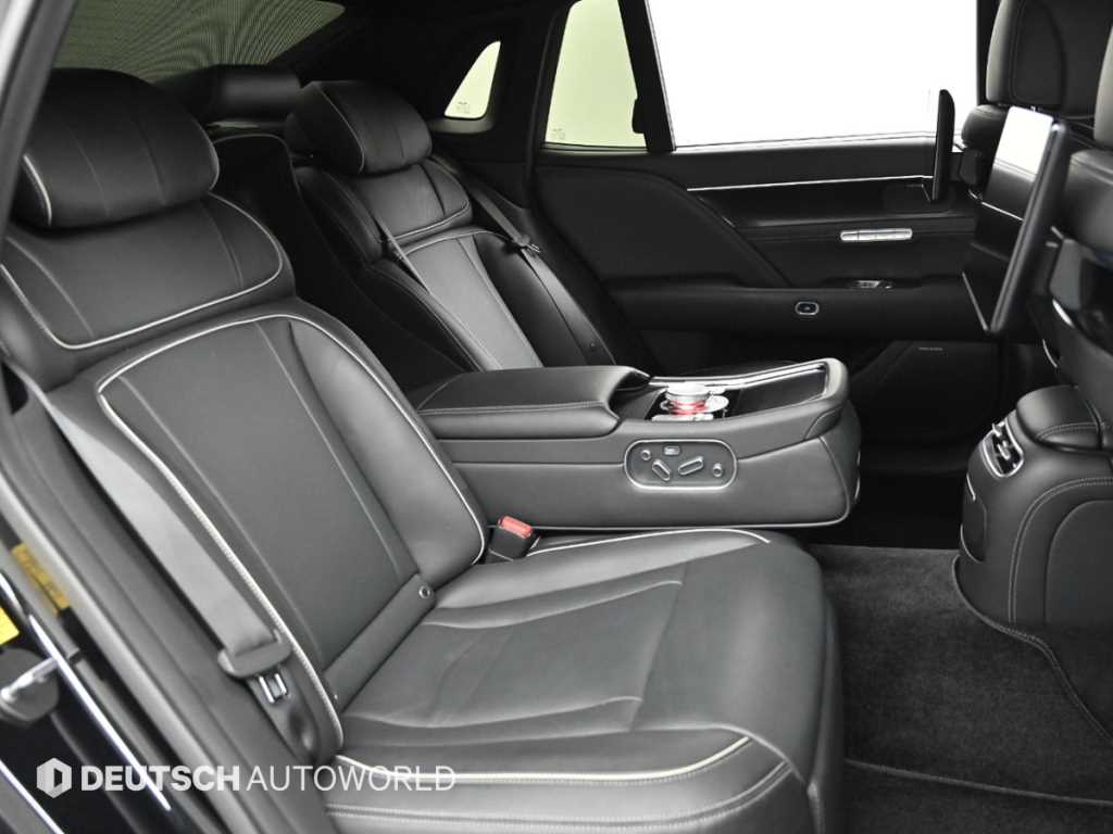 Genesis G90 - Vista 12