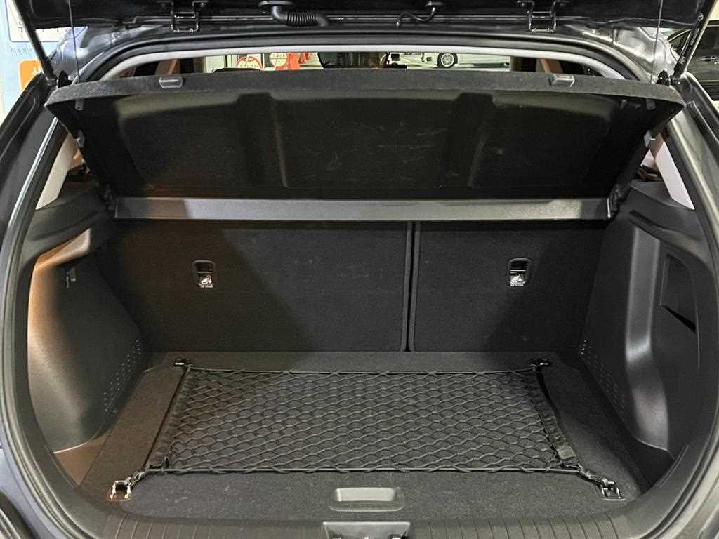 HYUNDAI Kona - Vista 6