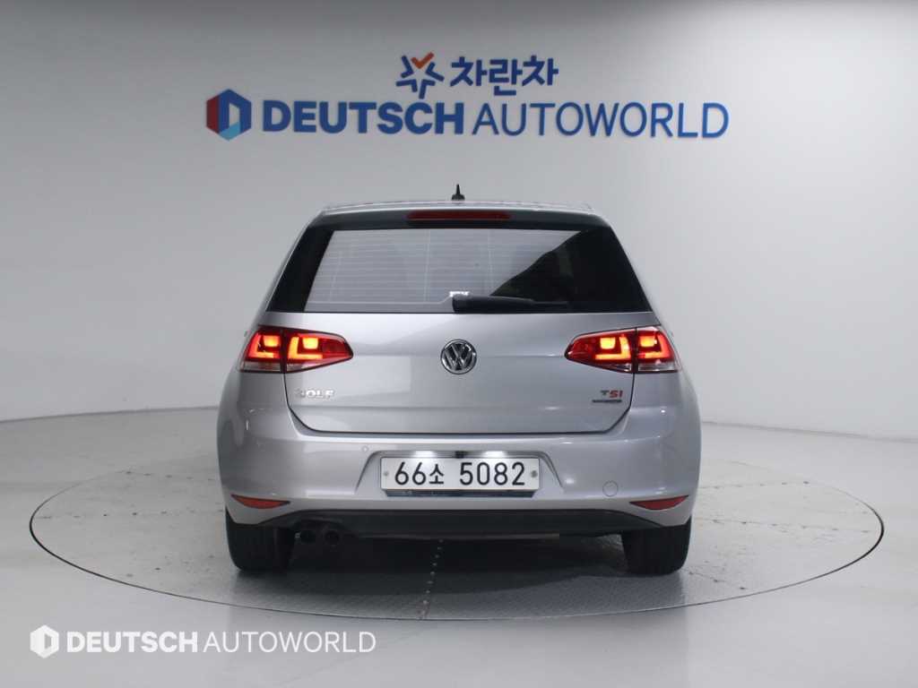 Volkswagen Golf - Vista 3