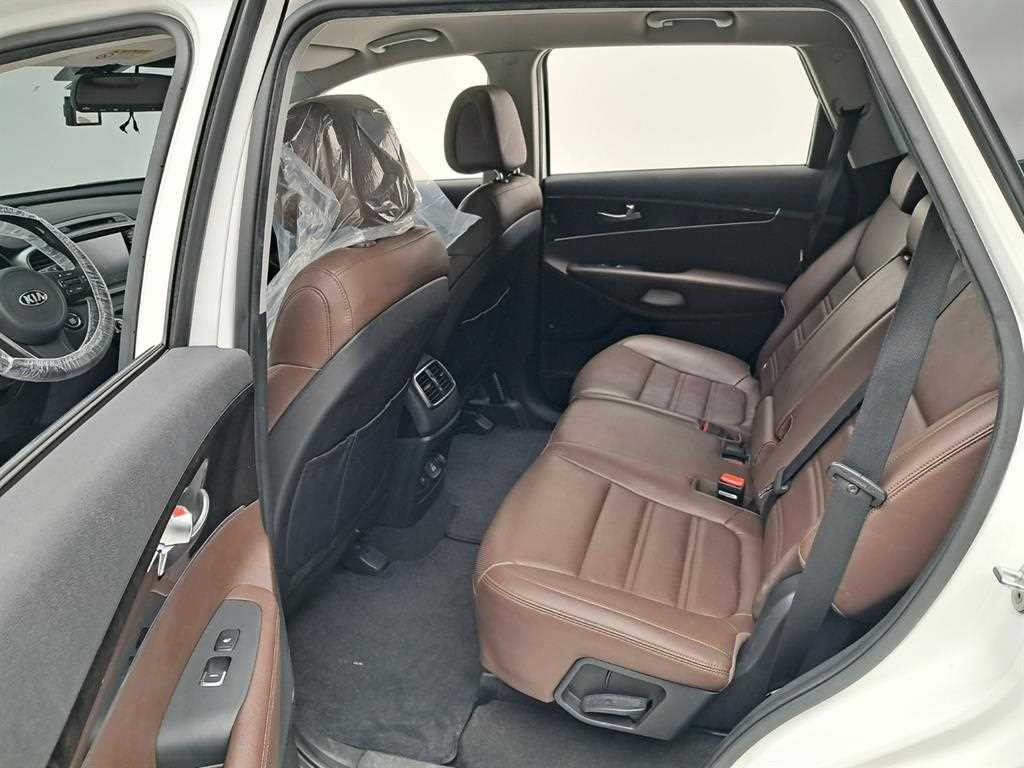 KIA Sorento - Vista 12