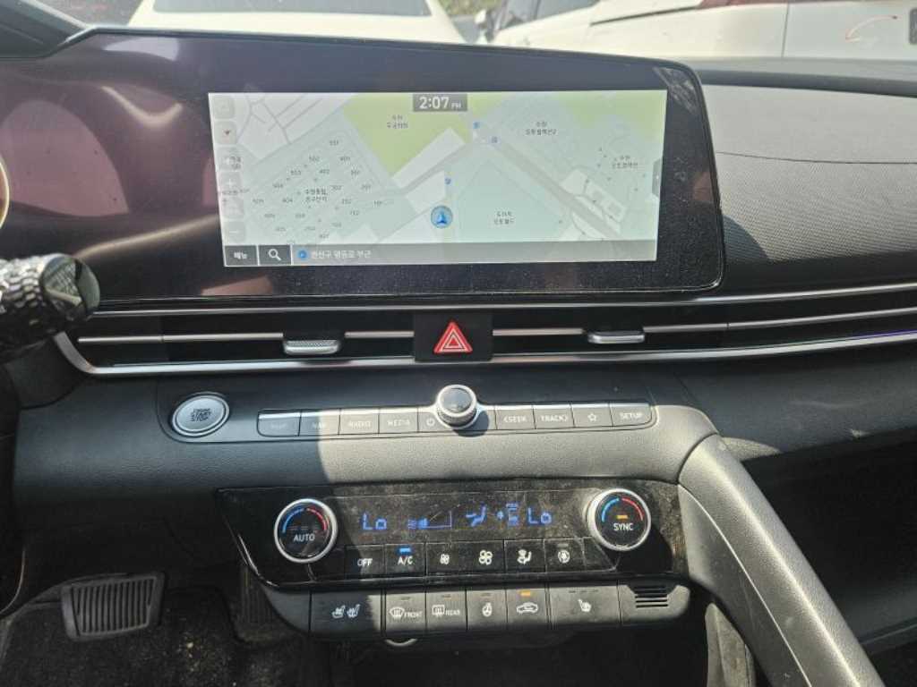 HYUNDAI Avante - Vista 8