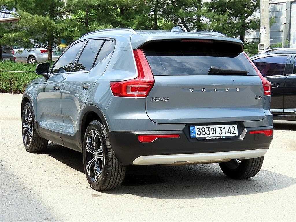 Volvo XC40 - Vista 3