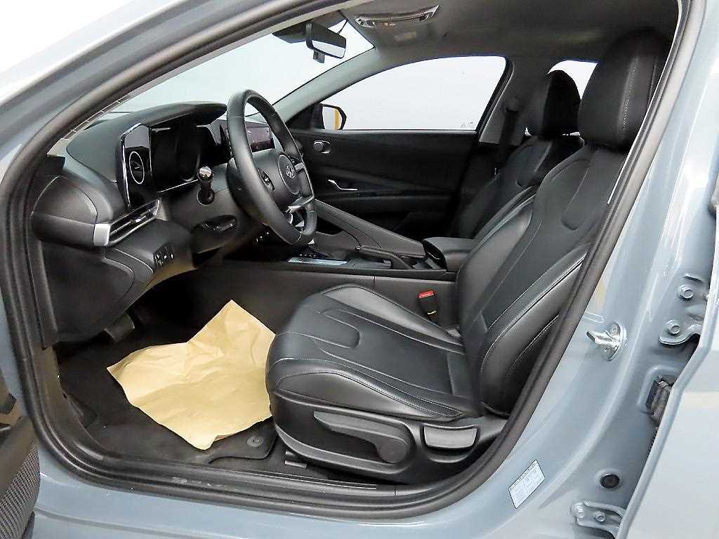 HYUNDAI Avante - Vista 5