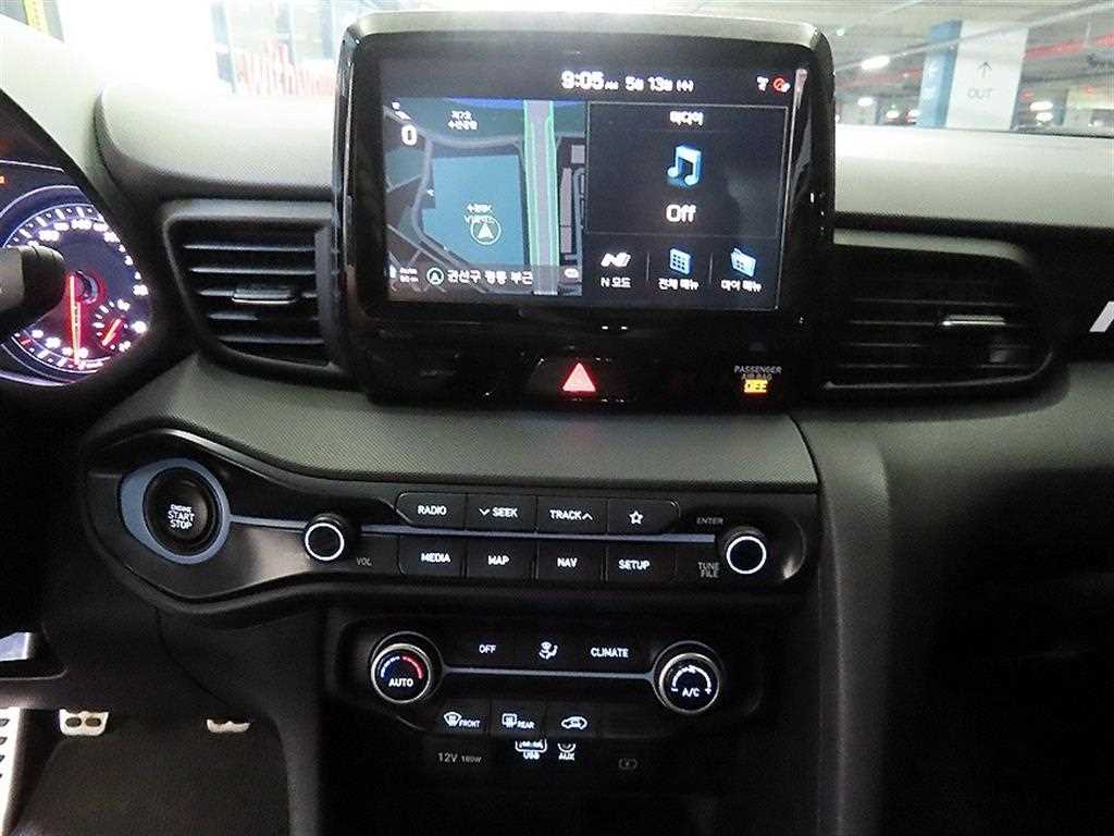 HYUNDAI Veloster - Vista 11