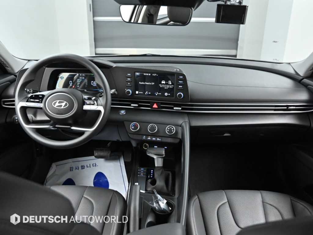 HYUNDAI Avante - Vista 7