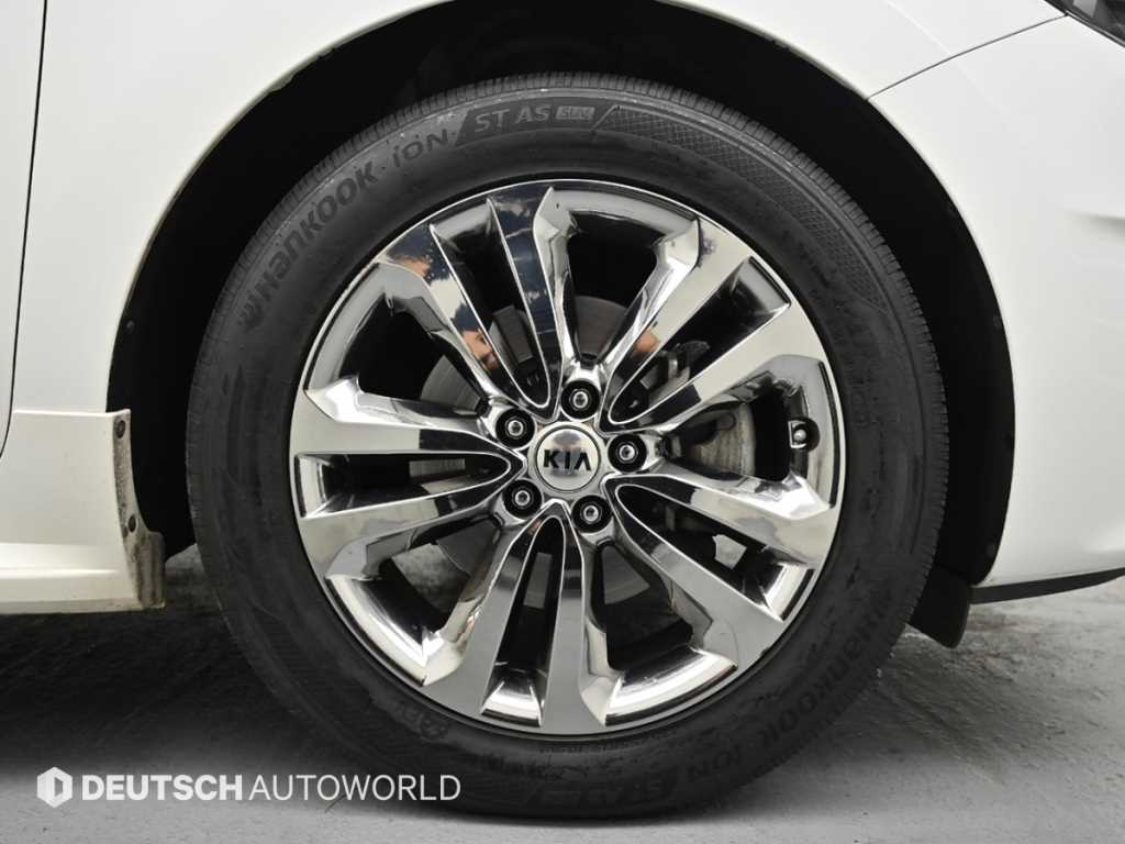 KIA Carnival - Vista 5