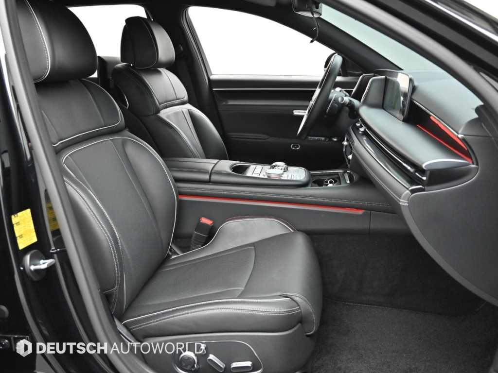Genesis G90 - Vista 10