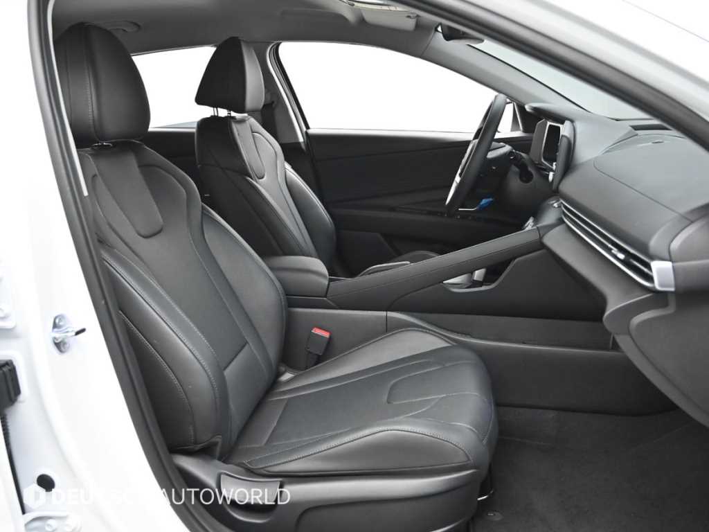 HYUNDAI Avante - Vista 10