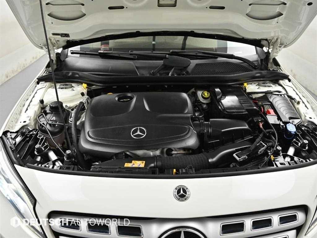 Mercedes Benz GLA Class - Vista 6