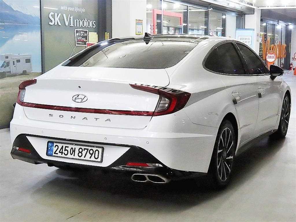 HYUNDAI Sonata - Vista 4