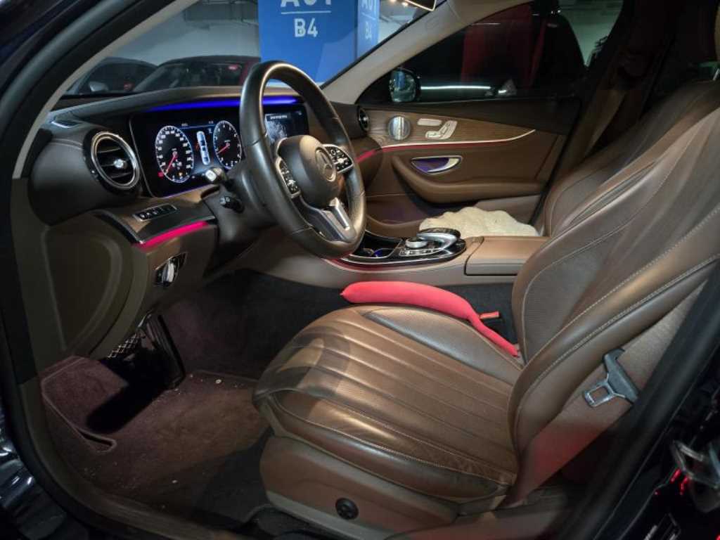 Mercedes Benz E class - Vista 10