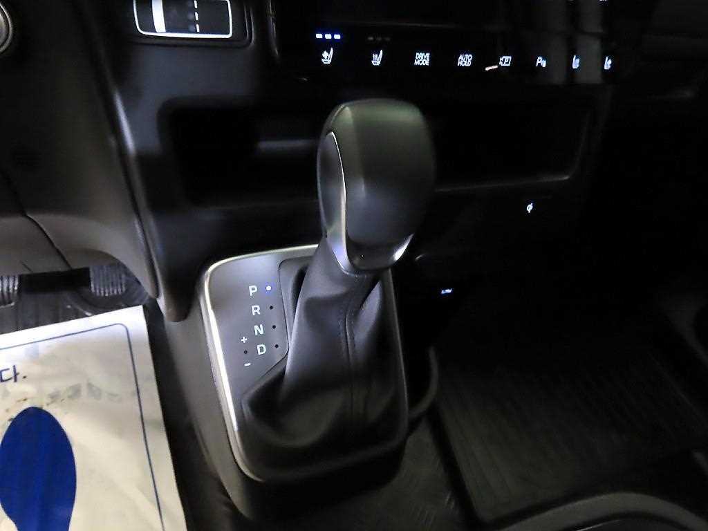 HYUNDAI Staria - Vista 12