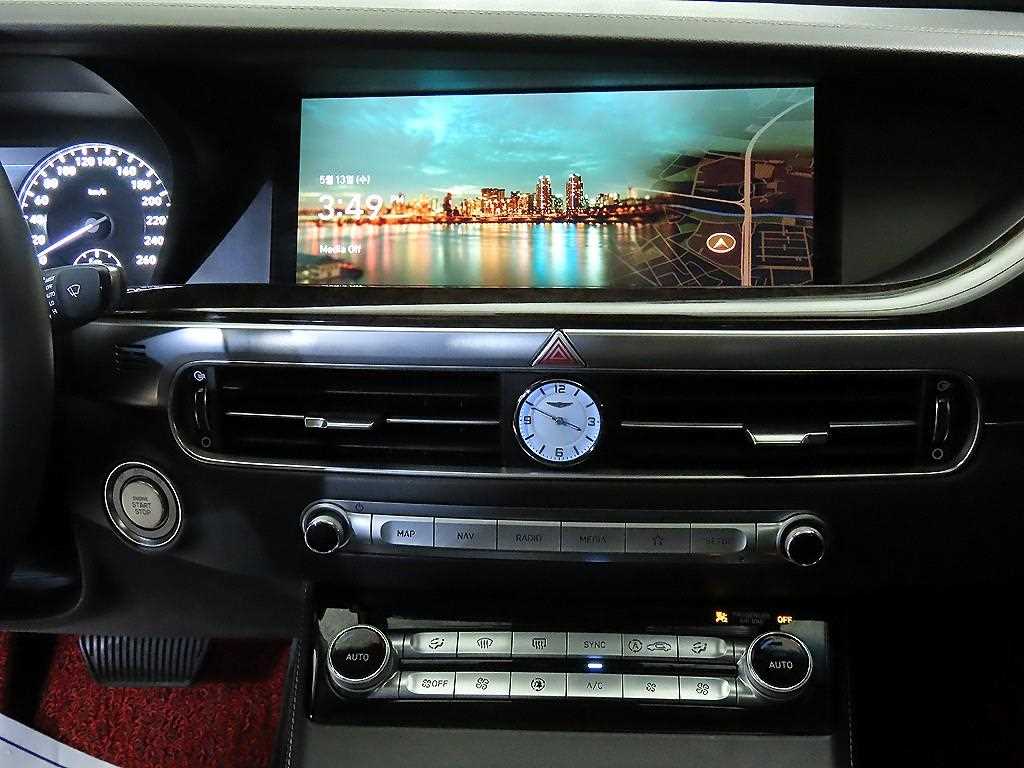 Genesis G90 - Vista 11