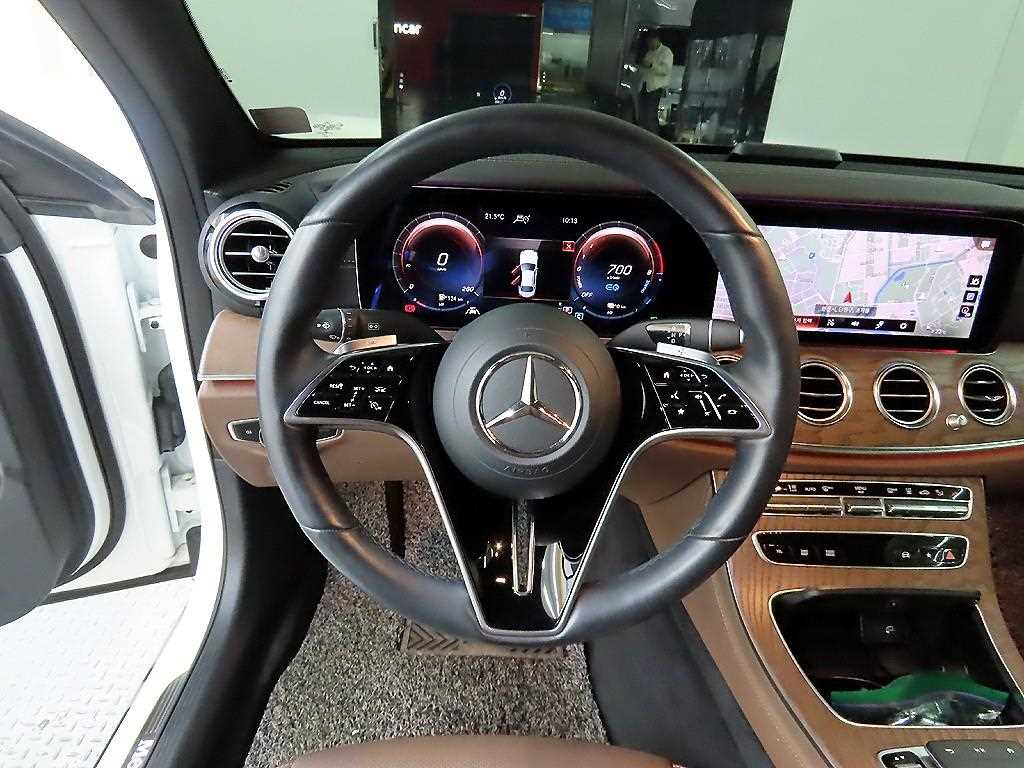 Mercedes Benz E class - Vista 9