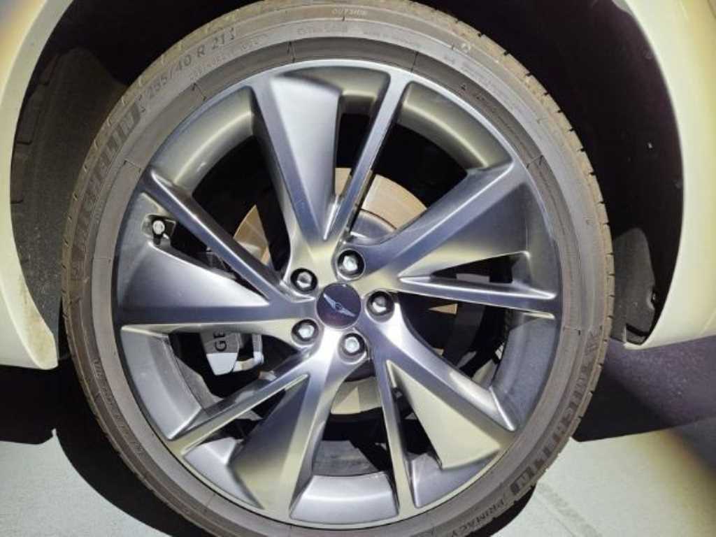 Genesis GV70 2025 Blanco - Importación desde Corea - HF Imports Iquique - Foto 20