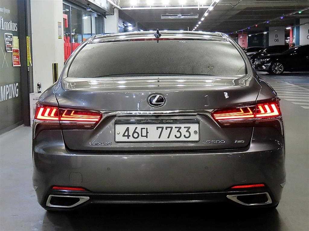 Lexus LS - Vista 5
