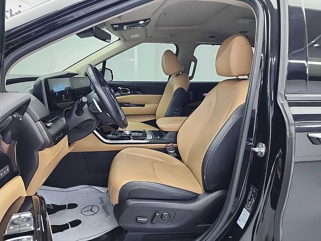 KIA Carnival - Vista 11