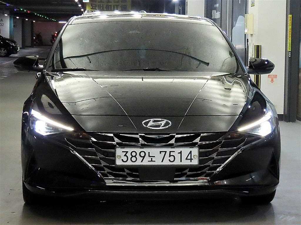 HYUNDAI Avante - Vista 2