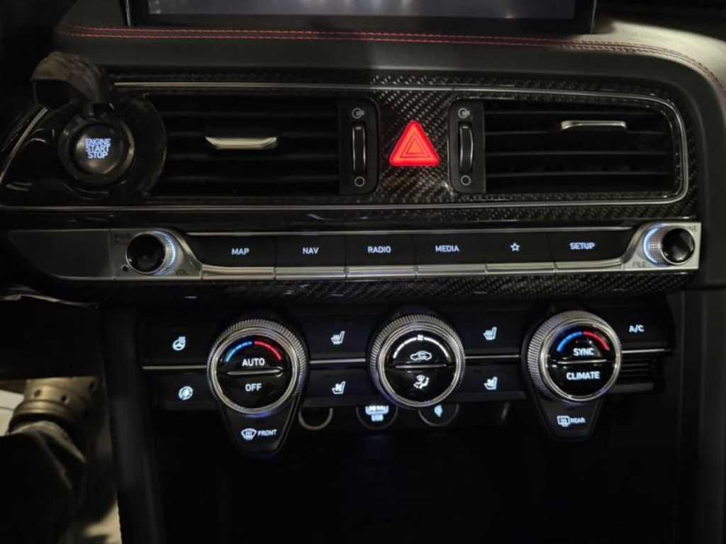 Genesis G70 - Vista 11