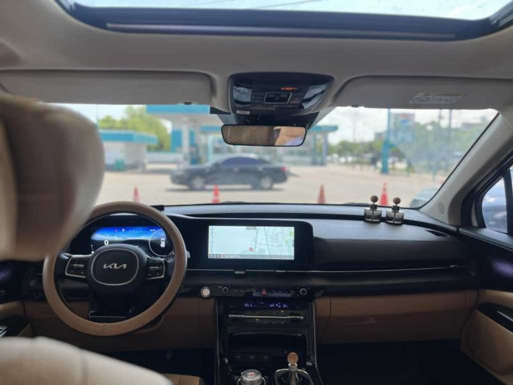 KIA Carnival - Vista 6