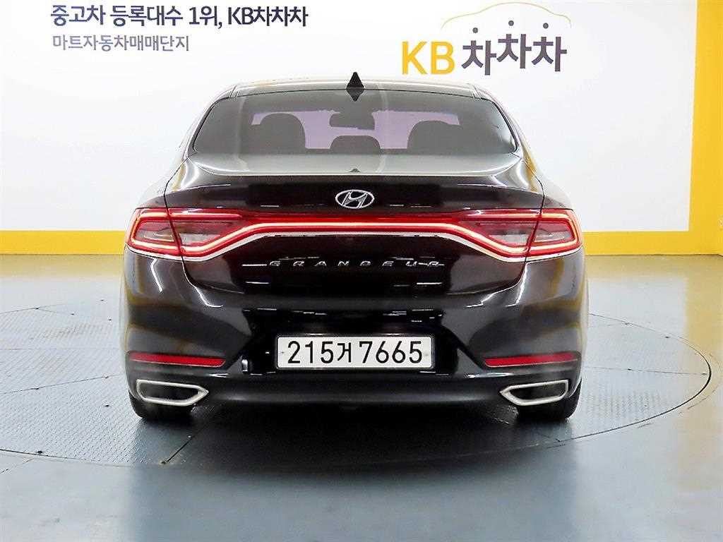 HYUNDAI Grandeur - Vista 3