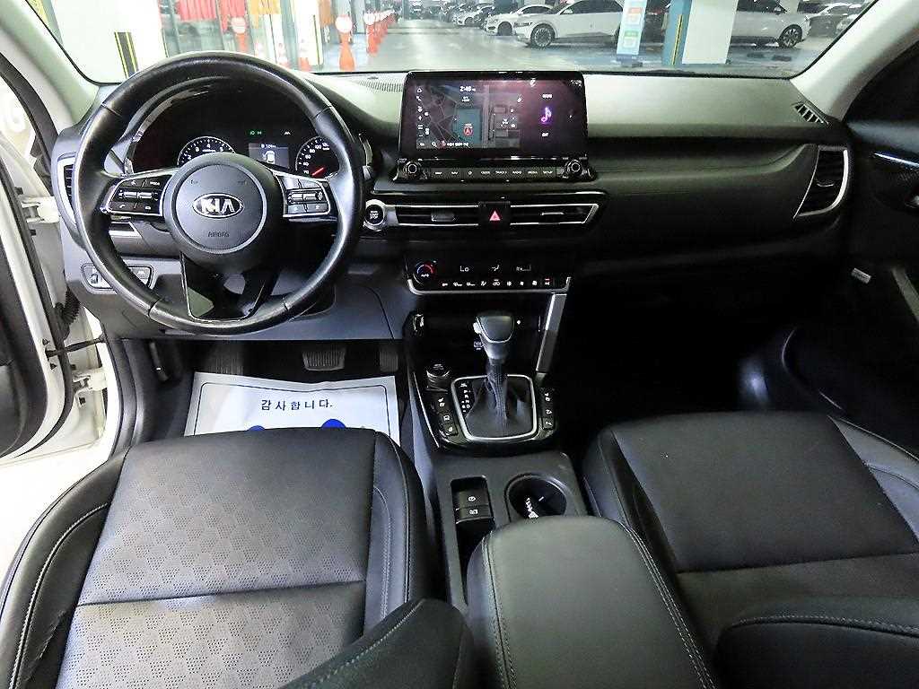 KIA Seltos - Vista 10