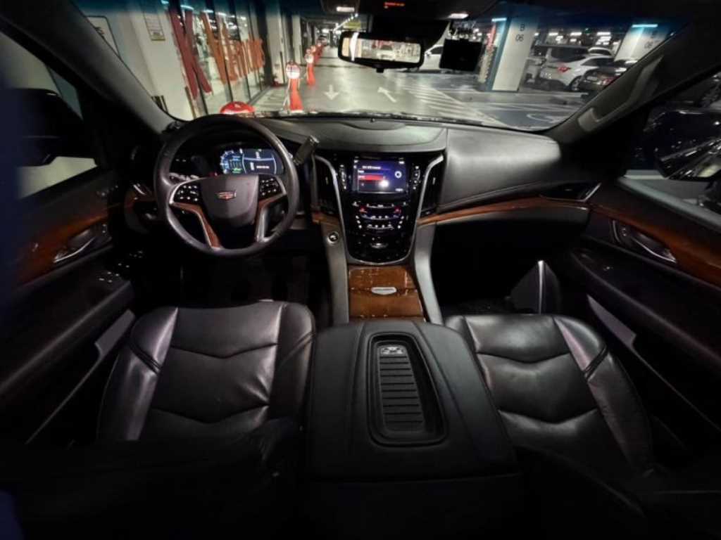 Cadillac Escalade - Vista 6