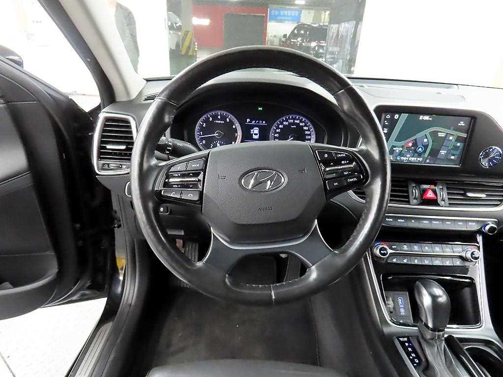 HYUNDAI Grandeur - Vista 9