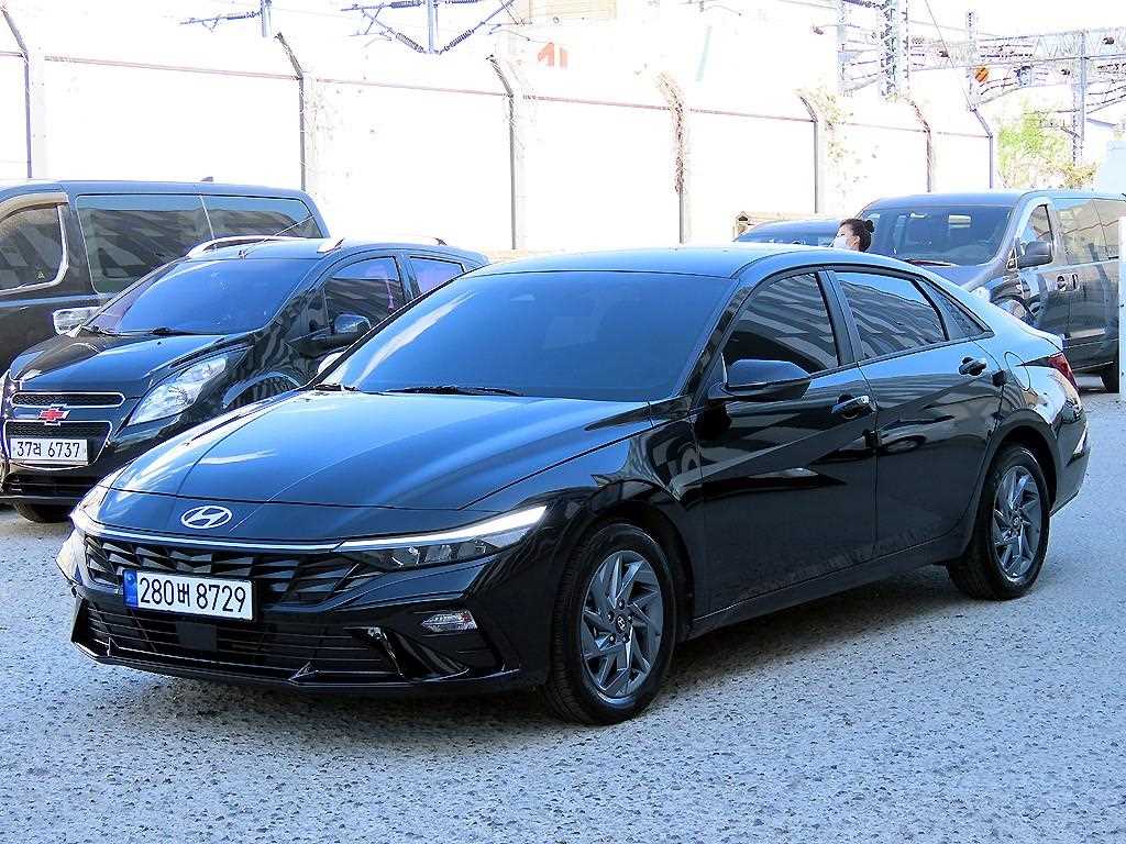HYUNDAI Avante - Vista 2